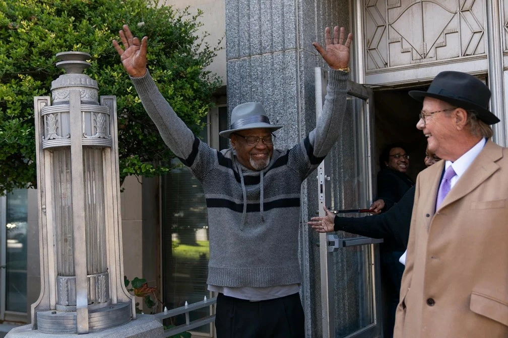 Người đàn ông nhận hơn 7 triệu USD vì bị kết án sai sau 48 năm ngồi tù Người đàn ông nhận hơn 7 triệu USD vì bị kết án sai sau 48 năm ngồi tù