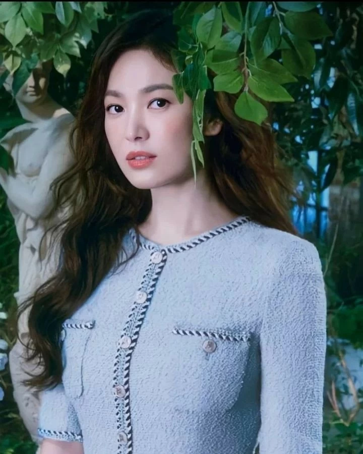 Nhan sắc khác lạ của Song Hye Kyo Nhan sắc khác lạ của Song Hye Kyo