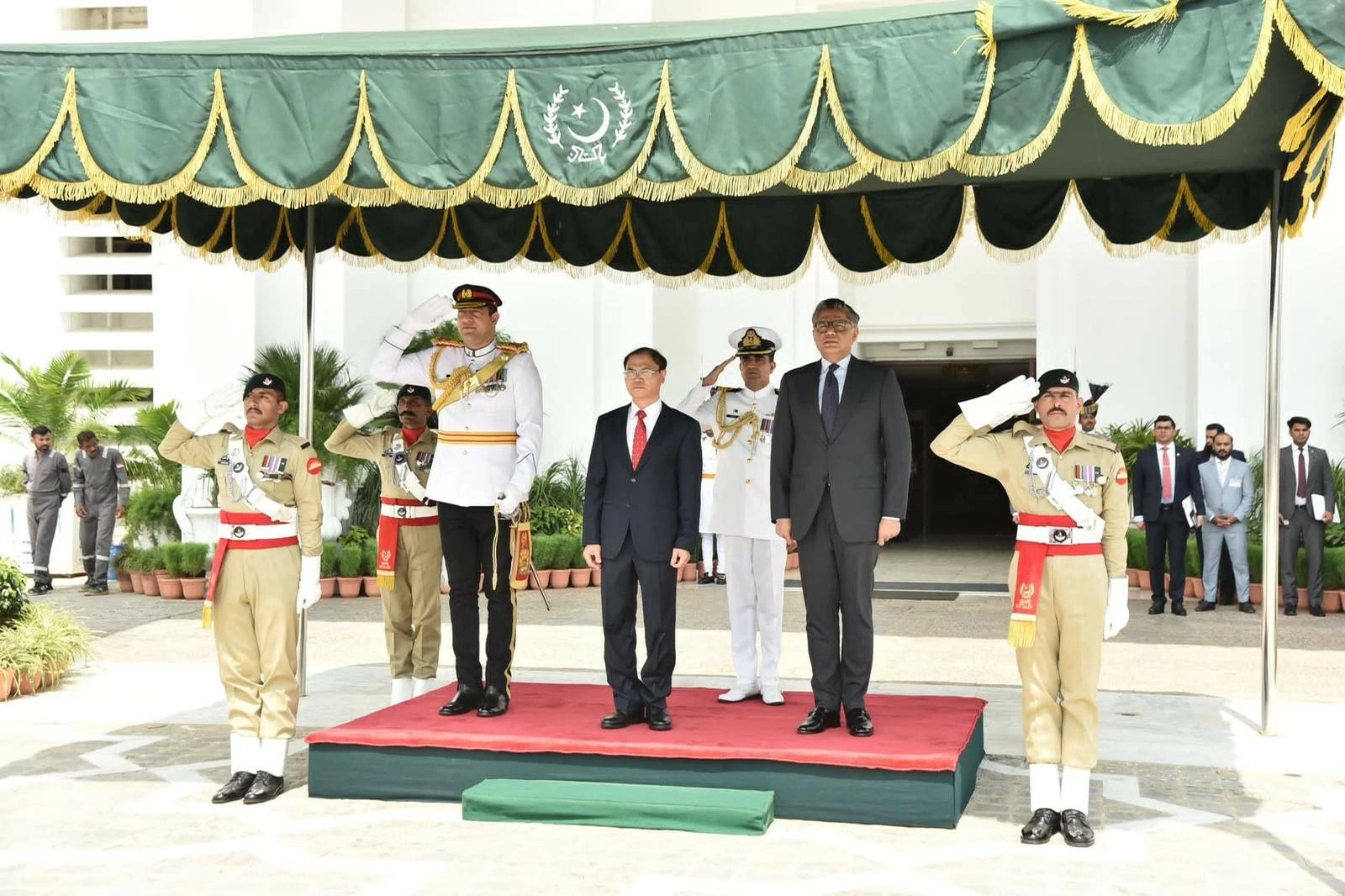 Đại sứ Phạm Anh Tuấn trình Thư uỷ nhiệm lên Tổng thống Pakistan Đại sứ Phạm Anh Tuấn trình Thư uỷ nhiệm lên Tổng thống Pakistan