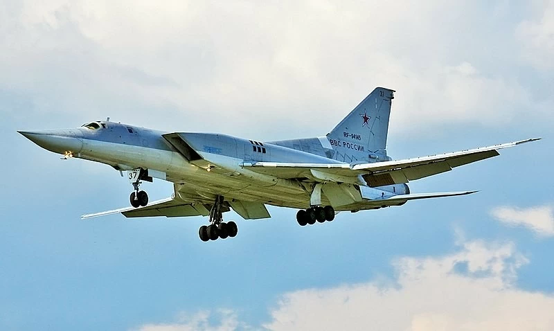 Máy bay ném bom Nga Tupolev Tu-22M3 bốc cháy dữ dội rơi xuống Đông Siberia, số phận phi hành đoàn ra sao? Máy bay ném bom Nga Tupolev Tu-22M3 bốc cháy dữ dội rơi xuống Đông Siberia, số phận phi hành đoàn ra sao?