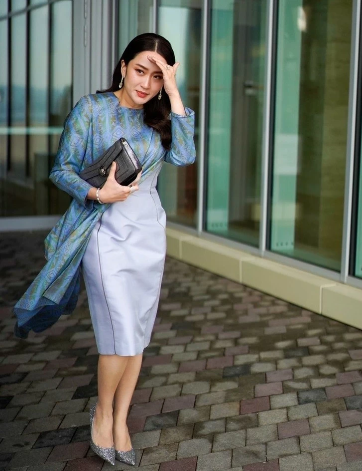 Gu thời trang của nữ thủ tướng trẻ nhất Thái Lan Gu thời trang của nữ thủ tướng trẻ nhất Thái Lan