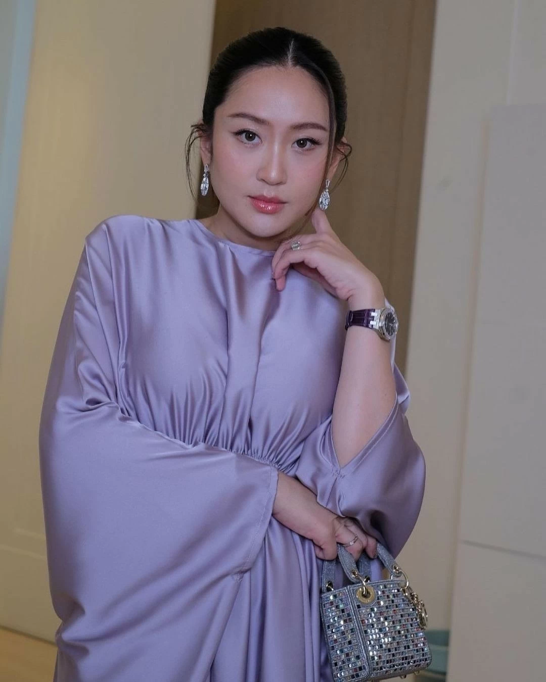 Gu thời trang của nữ thủ tướng trẻ nhất Thái Lan Gu thời trang của nữ thủ tướng trẻ nhất Thái Lan