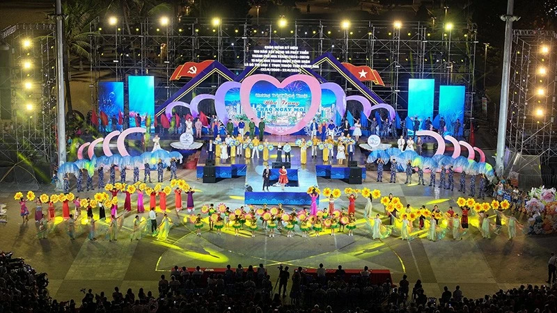 Xây dựng Đảng bộ vững mạnh, đưa Nha Trang phát triển ngày càng văn minh, hiện đại Xây dựng Đảng bộ vững mạnh, đưa Nha Trang phát triển ngày càng văn minh, hiện đại