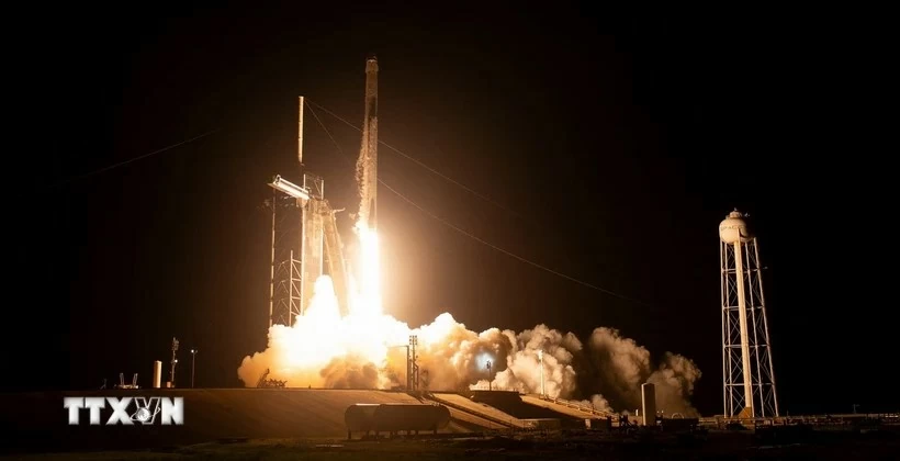 Tên lửa đẩy Falcon 9 rời bệ phóng, đưa tàu vũ trụ Endurance của SpaceX cùng các nhà du hành lên trạm ISS, ngày 26/8/2023. (Ảnh: AFP/TTXVN) Tên lửa đẩy Falcon 9 rời bệ phóng, đưa tàu vũ trụ Endurance của SpaceX cùng các nhà du hành lên trạm ISS, ngày 26/8/2023. (Ảnh: AFP/TTXVN)