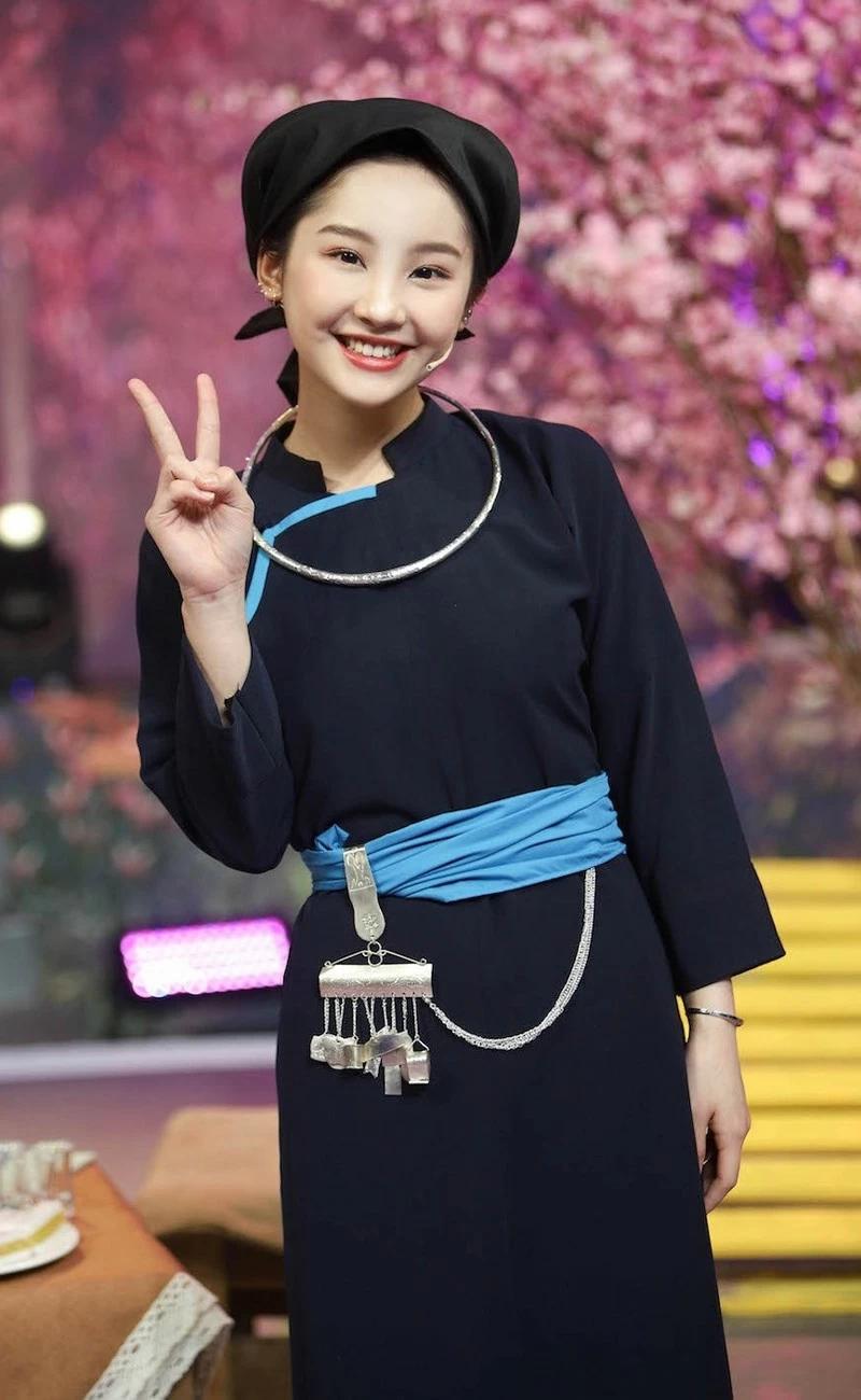 Nhan sắc trong veo của Thu Hà Ceri Nhan sắc trong veo của Thu Hà Ceri