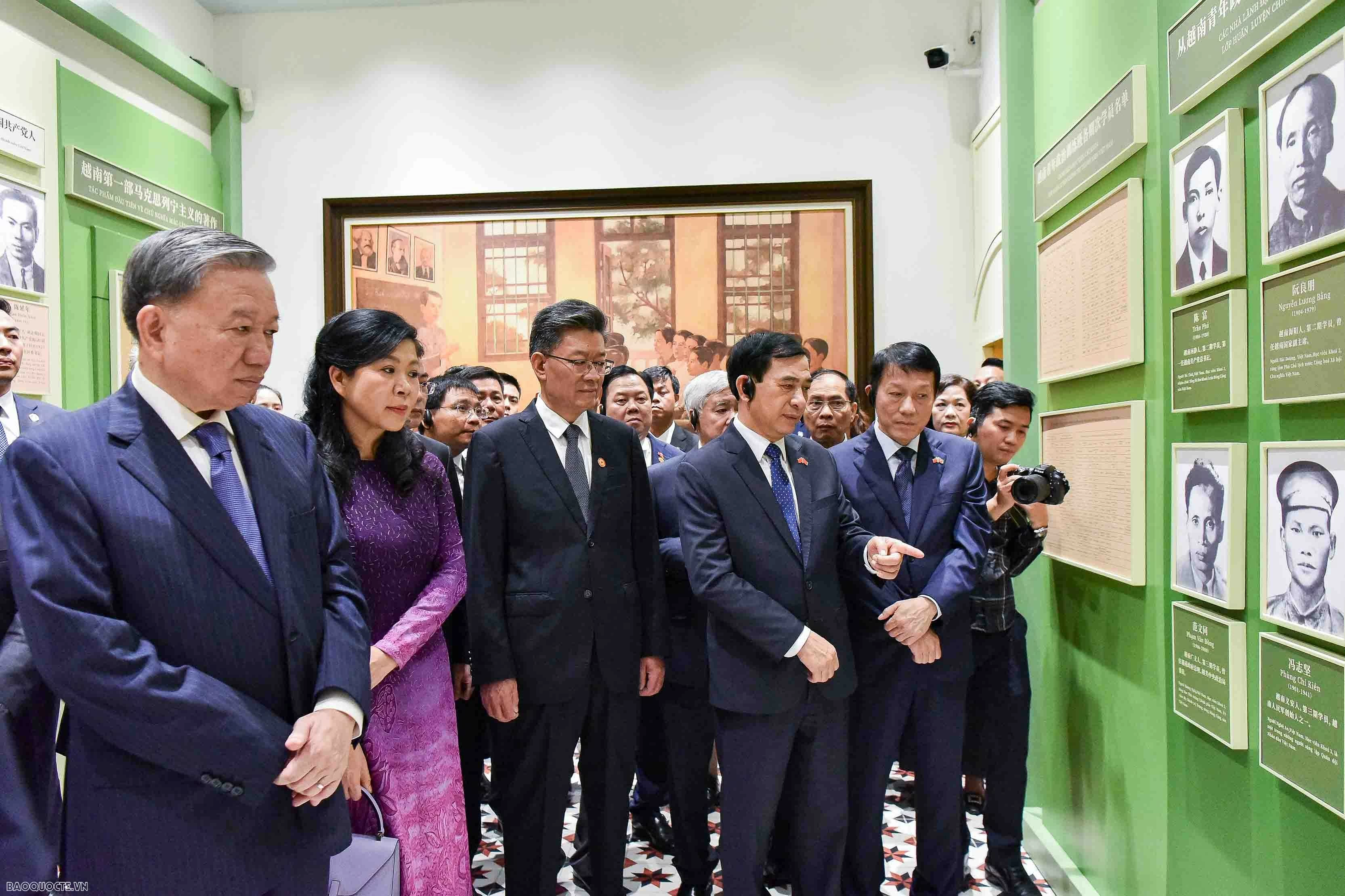 Tổng Bí thư, Chủ tịch nước Tô Lâm và Phu nhân dâng hoa tại mộ liệt sĩ Phạm Hồng Thái, thăm Di tích Trụ sở Hội Việt Nam Cách mạng Thanh niên Tổng Bí thư, Chủ tịch nước Tô Lâm và Phu nhân dâng hoa tại mộ liệt sĩ Phạm Hồng Thái, thăm Di tích Trụ sở Hội Việt Nam Cách mạng Thanh niên