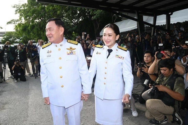 Tân Thủ tướng Thái Lan cam kết làm việc với 'một trái tim rộng mở' Tân Thủ tướng Thái Lan cam kết làm việc với 'một trái tim rộng mở'
