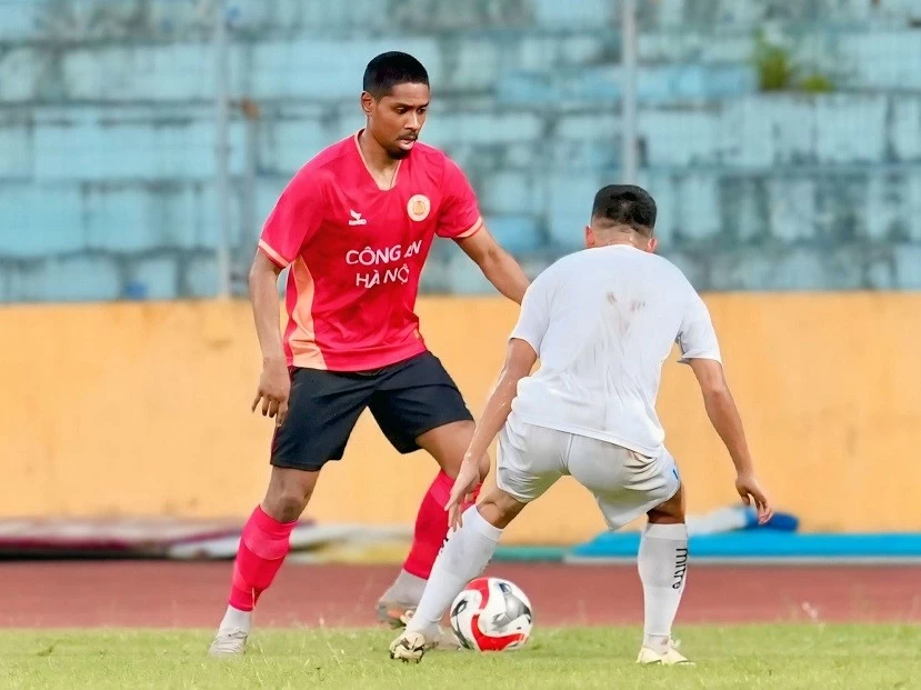 Làn sóng cầu thủ Việt kiều giúp V-League đa dạng sắc màu Làn sóng cầu thủ Việt kiều giúp V-League đa dạng sắc màu