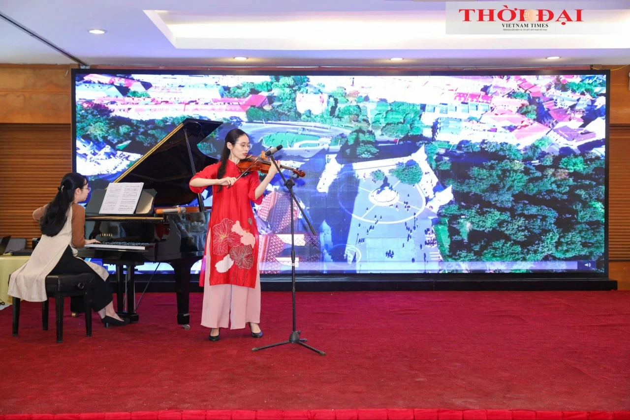 Gặp mặt hữu nghị nhân kỷ niệm Quốc khánh Việt Nam và Hungary Gặp mặt hữu nghị nhân kỷ niệm Quốc khánh Việt Nam và Hungary