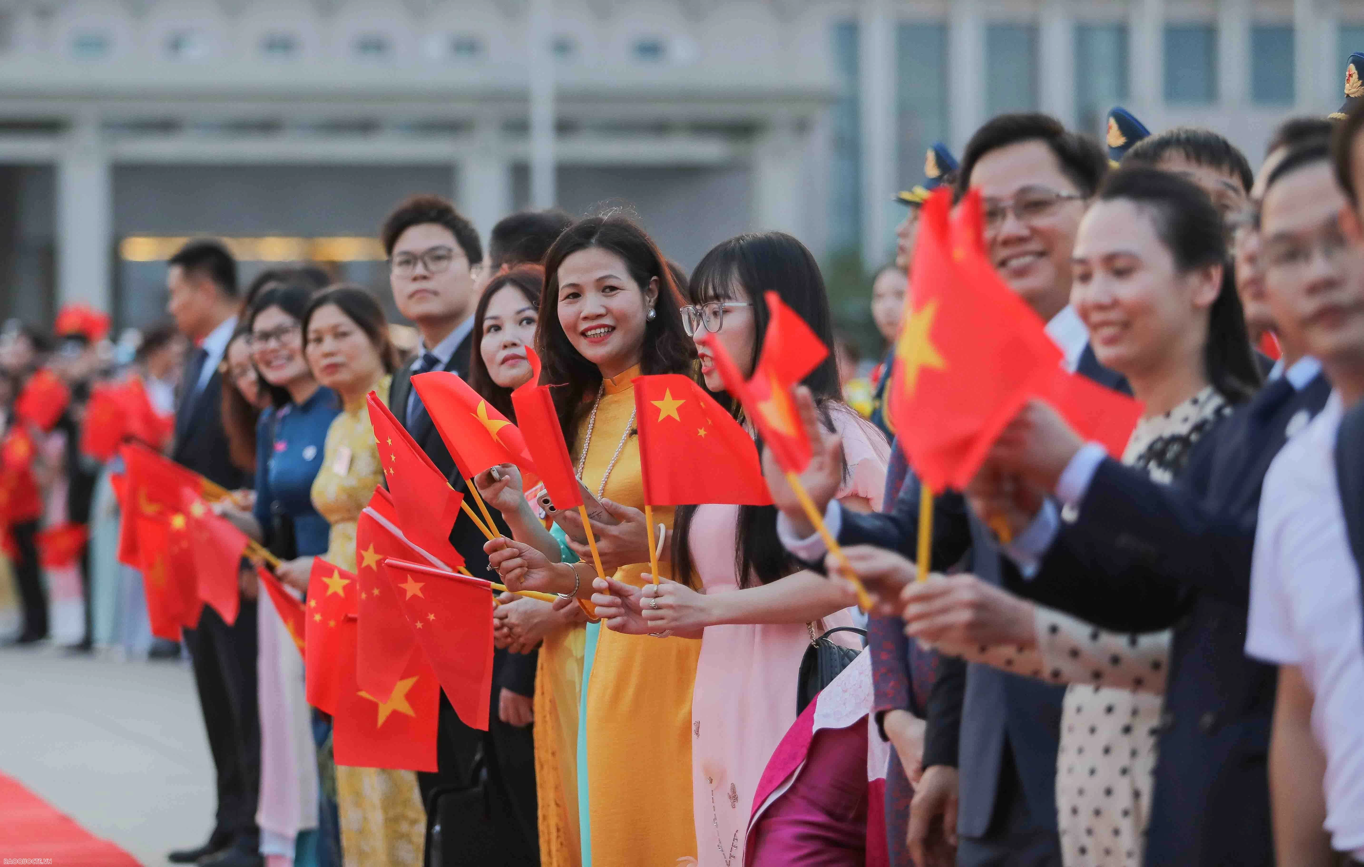 Sân bay quốc tế Bắc Kinh rực rỡ cờ hoa chào đón Tổng Bí thư, Chủ tịch nước Tô Lâm và Phu nhân Sân bay quốc tế Bắc Kinh rực rỡ cờ hoa chào đón Tổng Bí thư, Chủ tịch nước Tô Lâm và Phu nhân