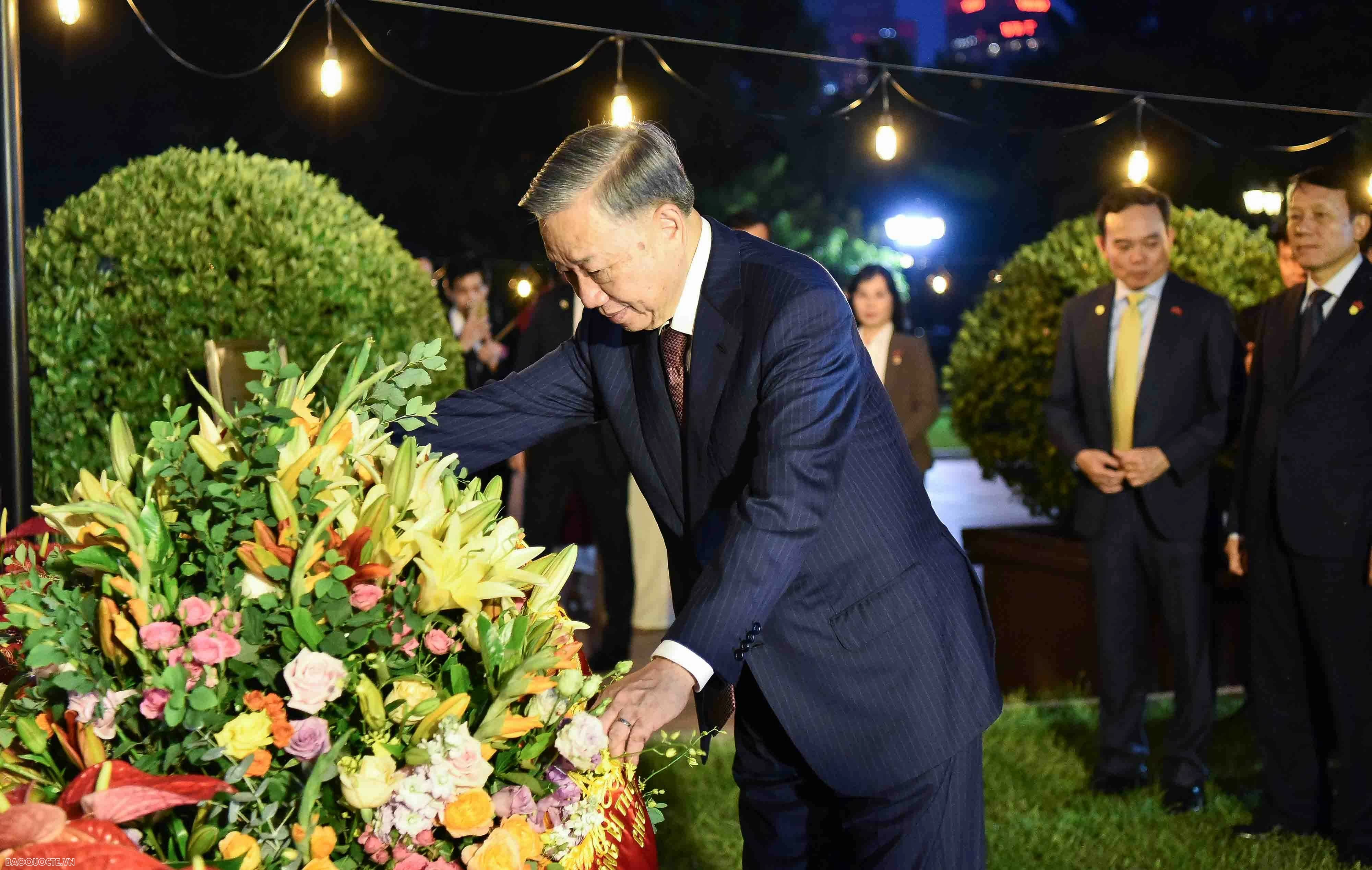 Tổng Bí thư, Chủ tịch nước Tô Lâm mong muốn bà con nâng cao tinh thần đoàn kết, giúp đỡ nhau cùng phát triển Tổng Bí thư, Chủ tịch nước Tô Lâm mong muốn bà con nâng cao tinh thần đoàn kết, giúp đỡ nhau cùng phát triển