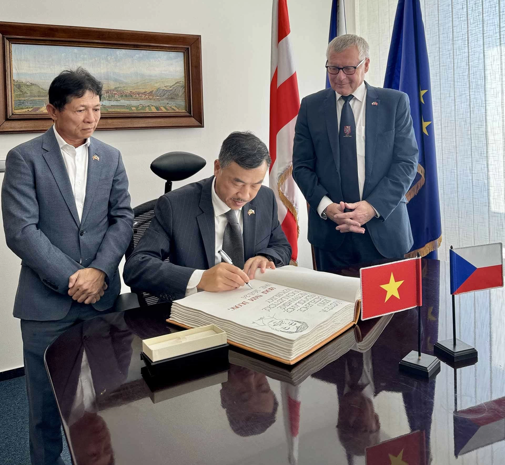 Thúc đẩy hợp tác lao động, chuyển đổi năng lượng giữa địa phương của Czech và Việt Nam Thúc đẩy hợp tác lao động, chuyển đổi năng lượng giữa địa phương của Czech và Việt Nam