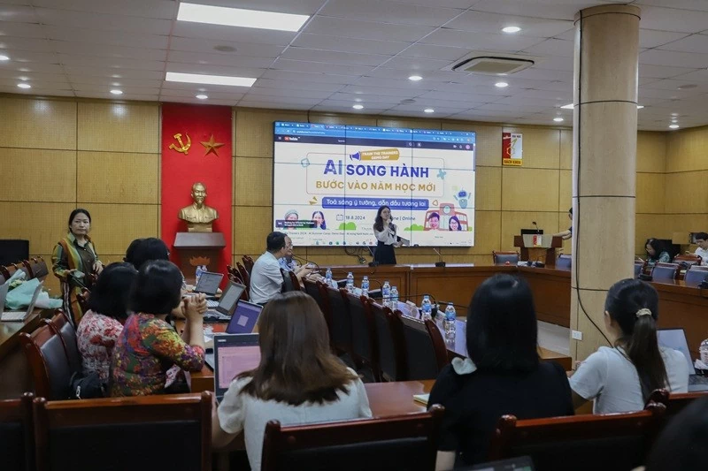 Bế giảng Khóa đào tạo kỹ năng sử dụng AI dành cho giáo viên tại 10 điểm cầu trên toàn quốc Bế giảng Khóa đào tạo kỹ năng sử dụng AI dành cho giáo viên tại 10 điểm cầu trên toàn quốc