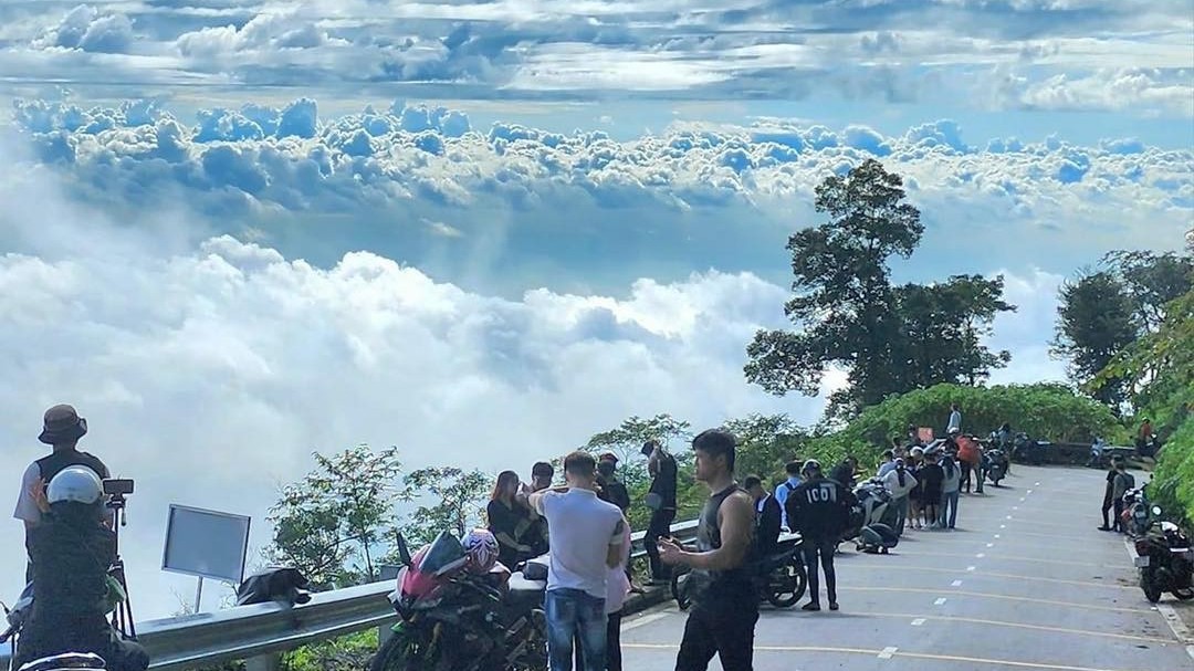 Săn biển mây bồng bềnh, 'mát lạnh như Đà Lạt' ngay Hà Nội