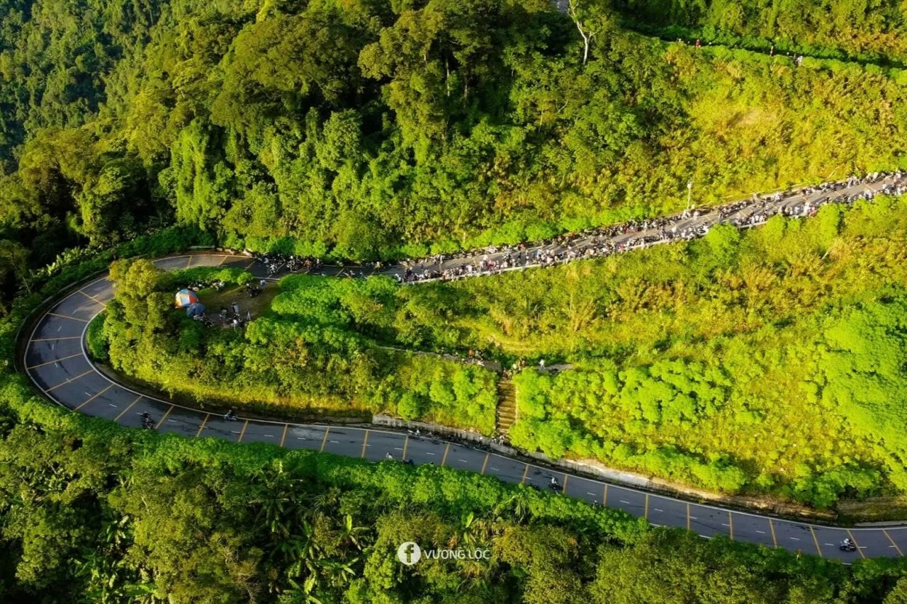 Ngắm biển mây bồng bềnh, bình minh 'mát lạnh như Đà Lạt' ở ngay Hà Nội Ngắm biển mây bồng bềnh, bình minh 'mát lạnh như Đà Lạt' ở ngay Hà Nội