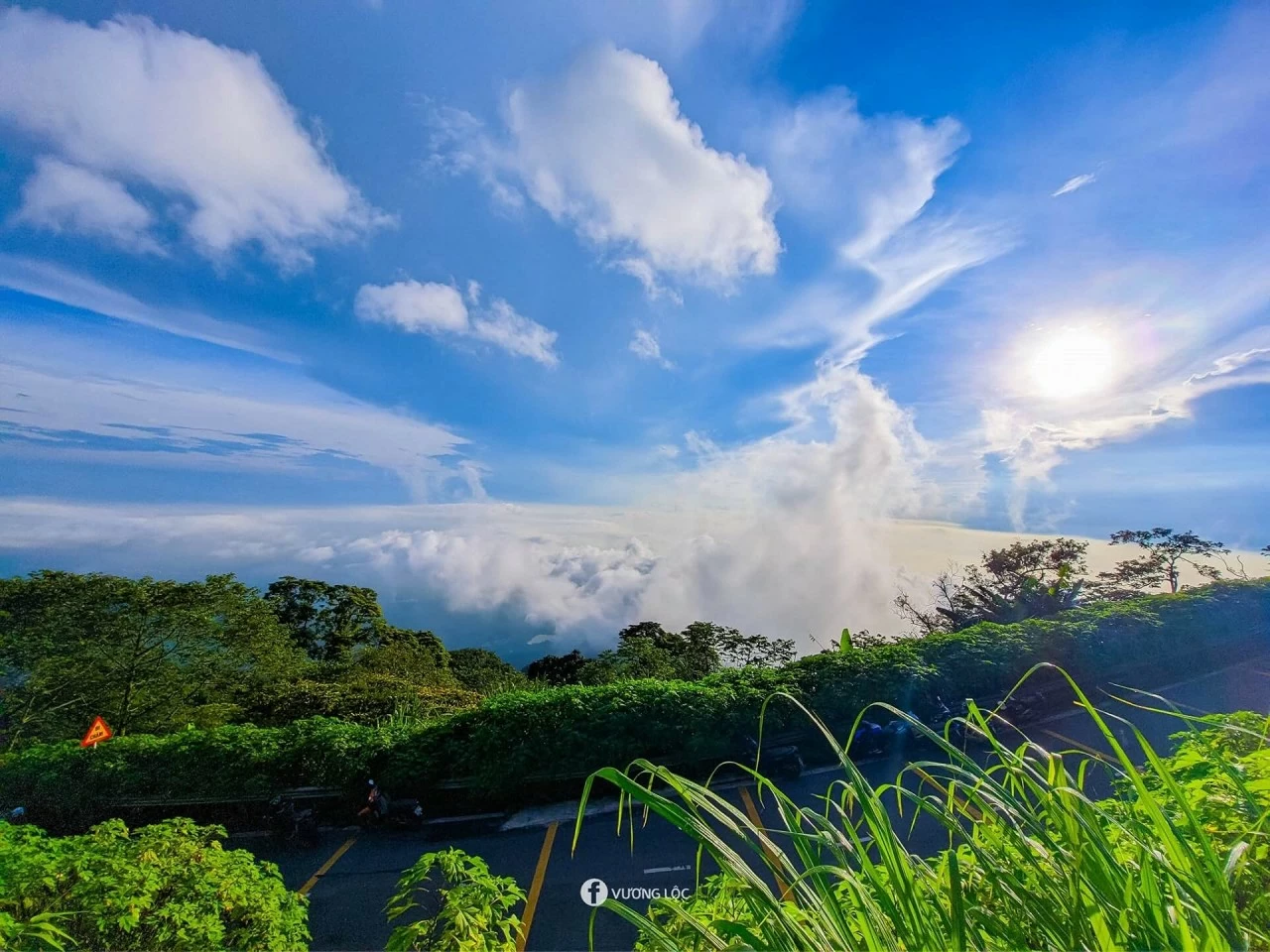 Ngắm biển mây bồng bềnh, bình minh 'mát lạnh như Đà Lạt' ở ngay Hà Nội Ngắm biển mây bồng bềnh, bình minh 'mát lạnh như Đà Lạt' ở ngay Hà Nội