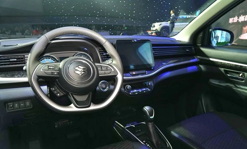 Suzuki XL7 Hybrid ra mắt khách hàng Việt, giá 599 triệu đồng Suzuki XL7 Hybrid ra mắt khách hàng Việt, giá 599 triệu đồng