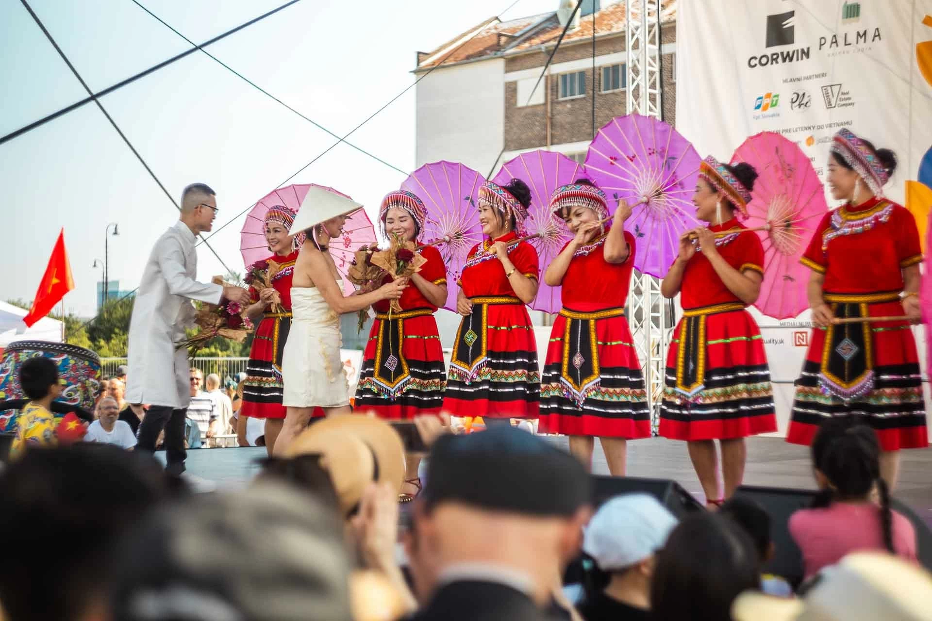 Ngày Việt Nam tại Slovakia: Không khí vui tươi, đặc sắc đậm chất văn hóa Ngày Việt Nam tại Slovakia: Không khí vui tươi, đặc sắc đậm chất văn hóa