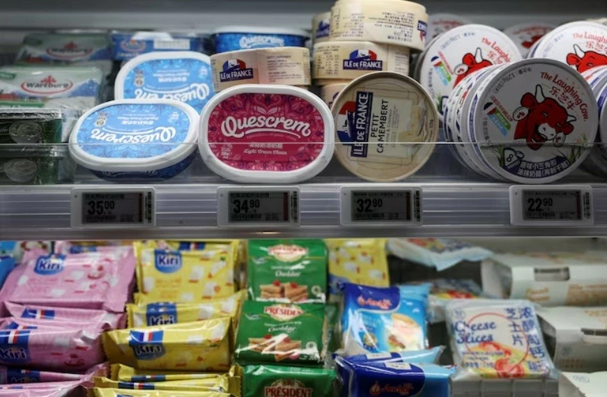 một cuộc chiến mới sắp được khai hỏa? Trung Quốc chính thức điều tra chống trợ cấp đối với sữa nhập khẩu từ EU, căng thẳng thương mại lại được 'châm ngòi'