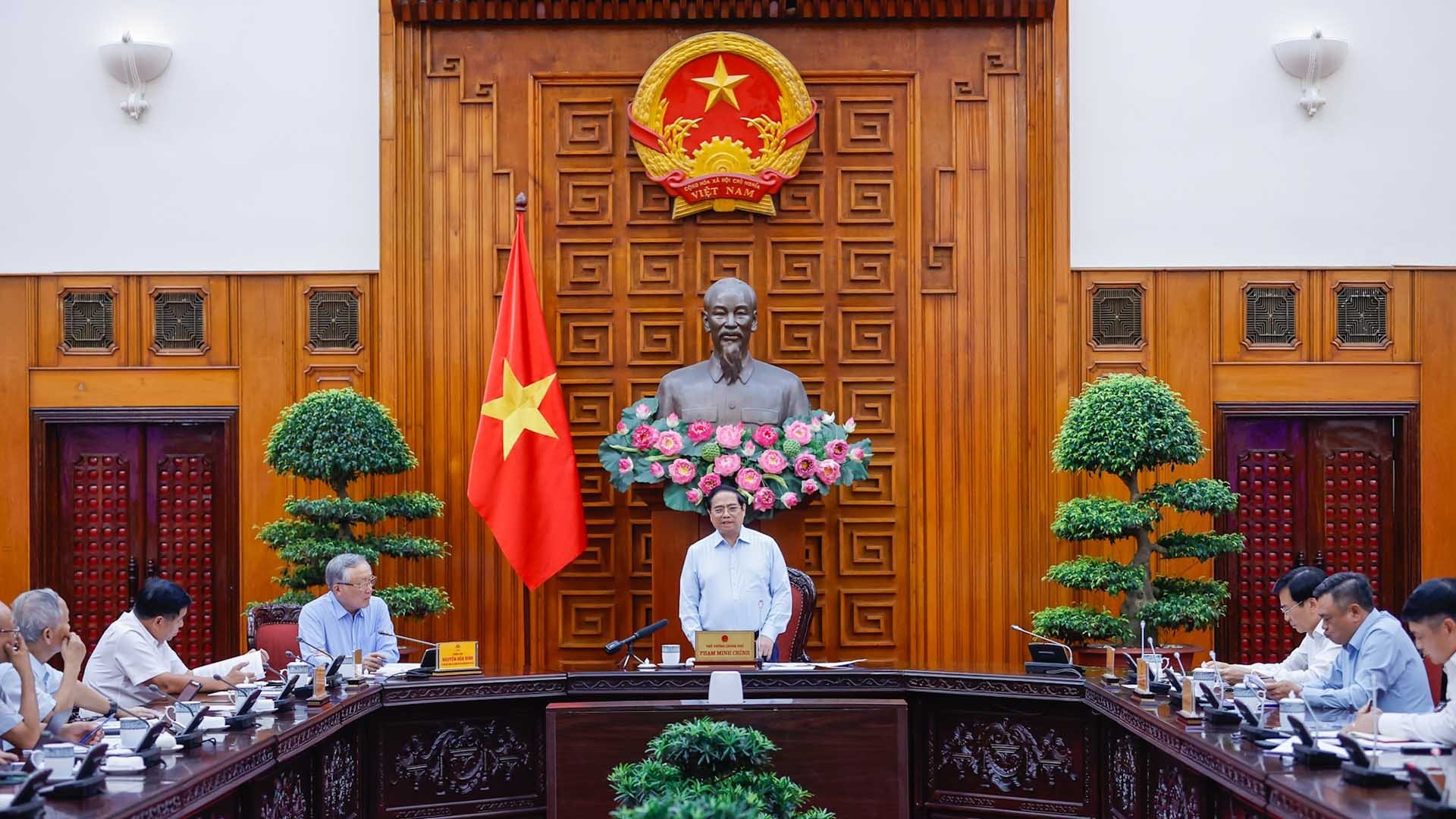 thu tuong pham minh chinh chu tri cuoc hop thuong truc tieu ban kinh te xa hoi dai hoi xiv cua dang