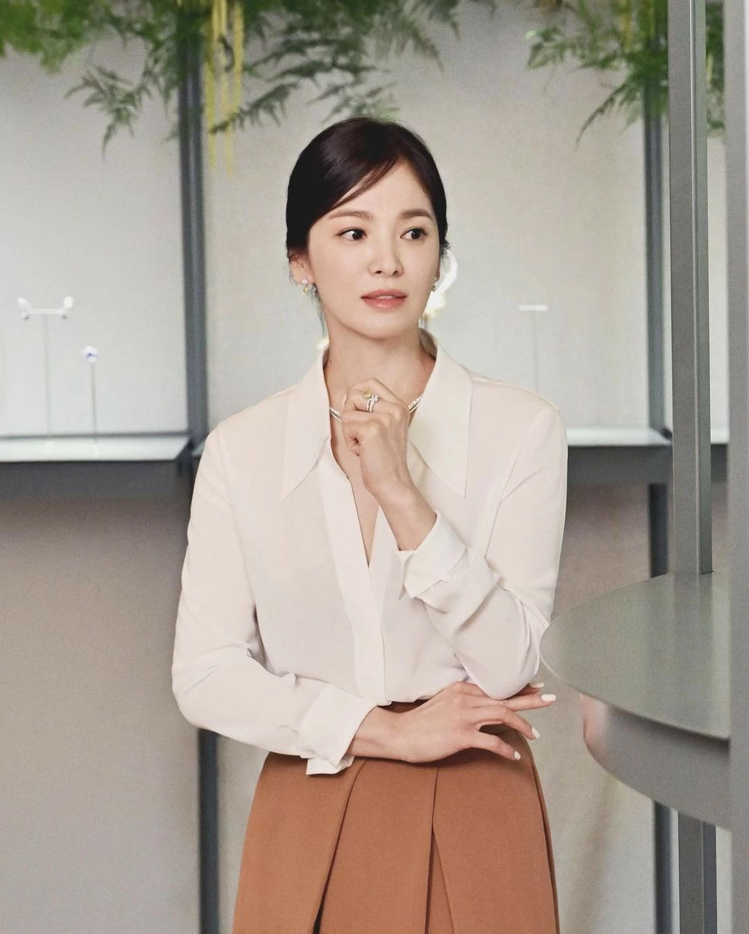 Gu thời trang tối giản, tinh tế của diễn viên Song Hye Kyo Gu thời trang tối giản, tinh tế của diễn viên Song Hye Kyo