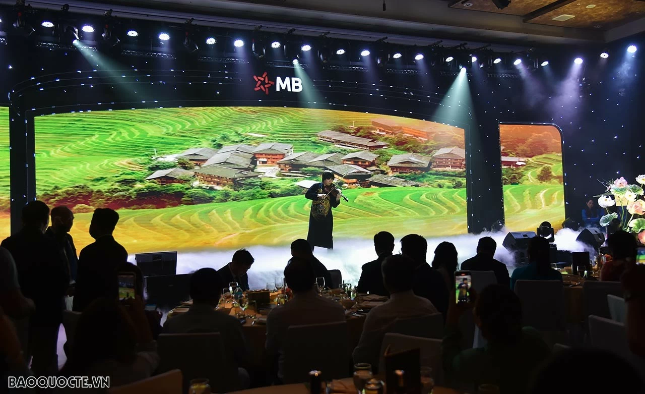 Khát vọng xây dựng cộng đồng kiều bào vững mạnh và đoàn kết, xây dựng đất nước phồn vinh Khát vọng xây dựng cộng đồng kiều bào vững mạnh và đoàn kết, xây dựng đất nước phồn vinh