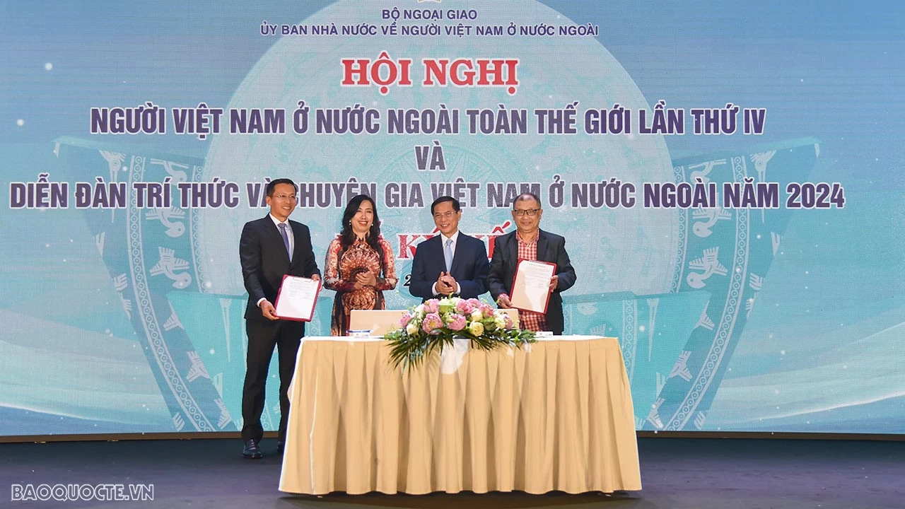 Khát vọng xây dựng cộng đồng kiều bào vững mạnh và đoàn kết, xây dựng đất nước phồn vinh Khát vọng xây dựng cộng đồng kiều bào vững mạnh và đoàn kết, xây dựng đất nước phồn vinh