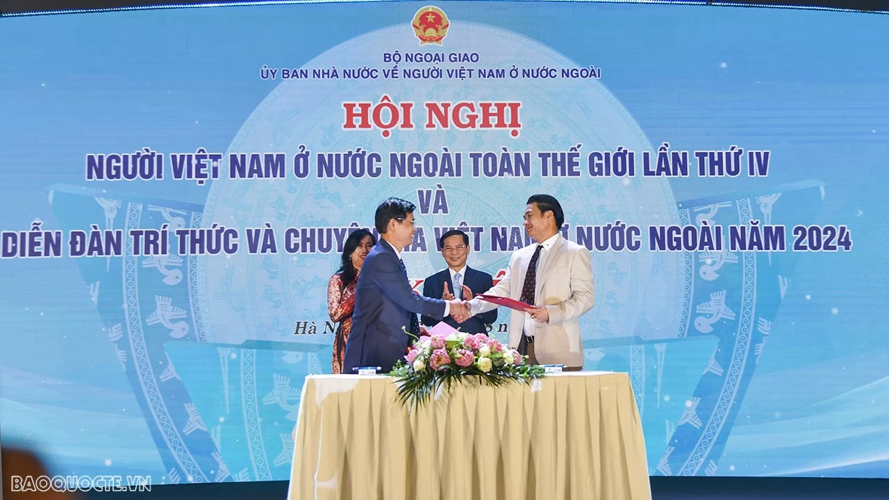 Khát vọng xây dựng cộng đồng kiều bào vững mạnh và đoàn kết, xây dựng đất nước phồn vinh Khát vọng xây dựng cộng đồng kiều bào vững mạnh và đoàn kết, xây dựng đất nước phồn vinh