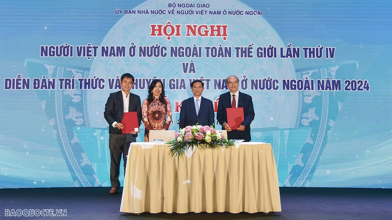 Khát vọng xây dựng cộng đồng kiều bào vững mạnh và đoàn kết, xây dựng đất nước phồn vinh Khát vọng xây dựng cộng đồng kiều bào vững mạnh và đoàn kết, xây dựng đất nước phồn vinh