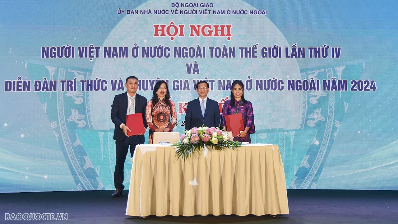 Khát vọng xây dựng cộng đồng kiều bào vững mạnh và đoàn kết, xây dựng đất nước phồn vinh Khát vọng xây dựng cộng đồng kiều bào vững mạnh và đoàn kết, xây dựng đất nước phồn vinh