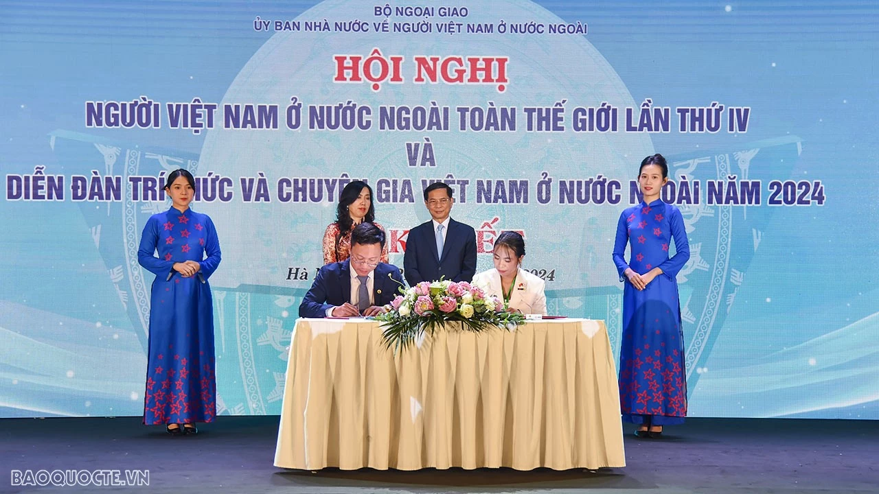 Khát vọng xây dựng cộng đồng kiều bào vững mạnh và đoàn kết, xây dựng đất nước phồn vinh Khát vọng xây dựng cộng đồng kiều bào vững mạnh và đoàn kết, xây dựng đất nước phồn vinh