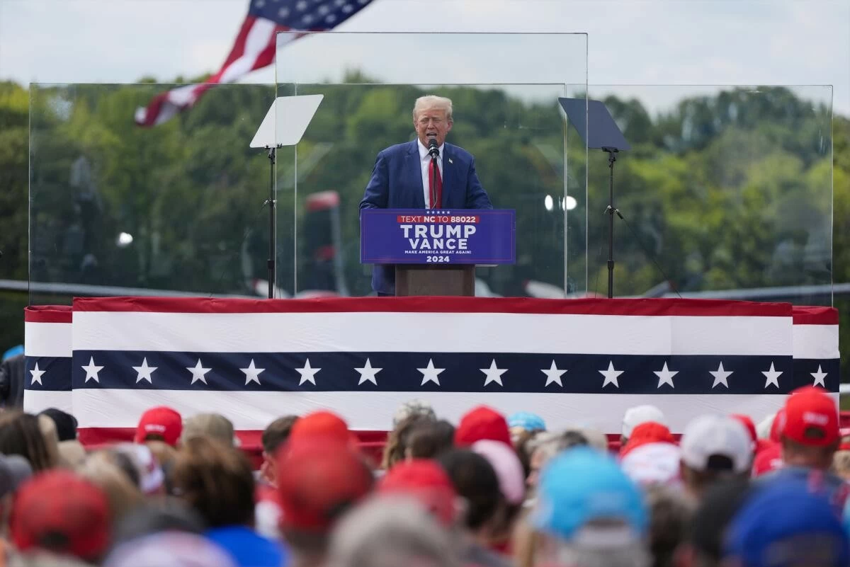 Bầu cử Mỹ 2024: Ông Trump tái xuất ở sự kiện ngoài trời sau vụ ám sát hụt, bà Harris bị phe Cộng hòa công kích Bầu cử Mỹ 2024: Ông Trump tái xuất ở sự kiện ngoài trời sau vụ ám sát hụt, bà Harris bị phe Cộng hòa công kích