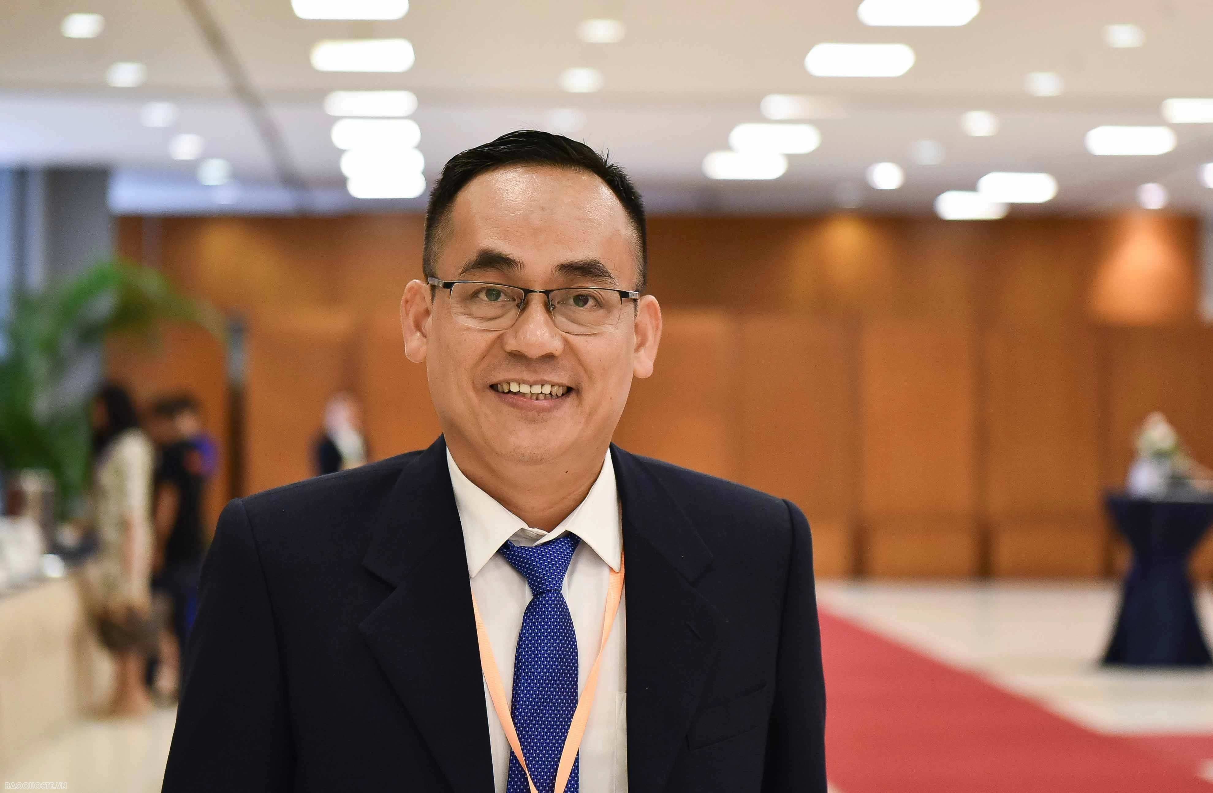 Niềm vui sum họp tại ‘Hội nghị Diên Hồng’ của kiều bào Niềm vui sum họp tại ‘Hội nghị Diên Hồng’ của kiều bào