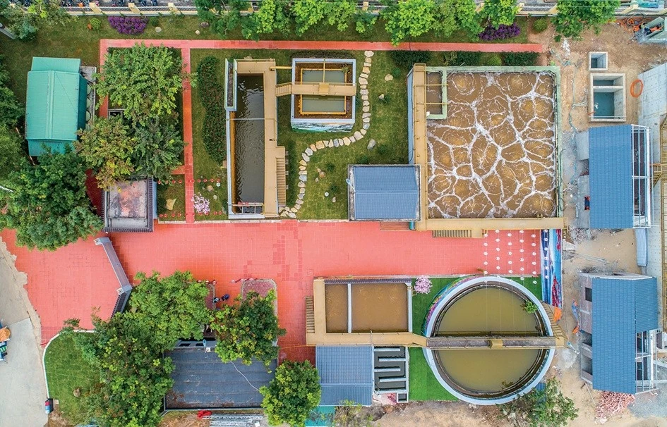 Nhà máy xử lí nước thải tập trung nhìn trên cao tại Nam Cầu Kiền Hải Phòng. Nhà máy xử lí nước thải tập trung nhìn trên cao tại Nam Cầu Kiền Hải Phòng.