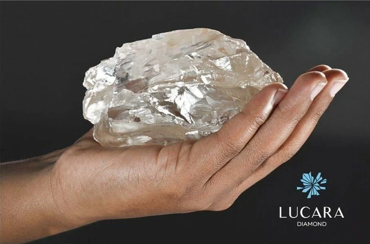 Botswana: Khai thác một trong những viên kim cương thô lớn nhất thế giới Botswana: Khai thác một trong những viên kim cương thô lớn nhất thế giới