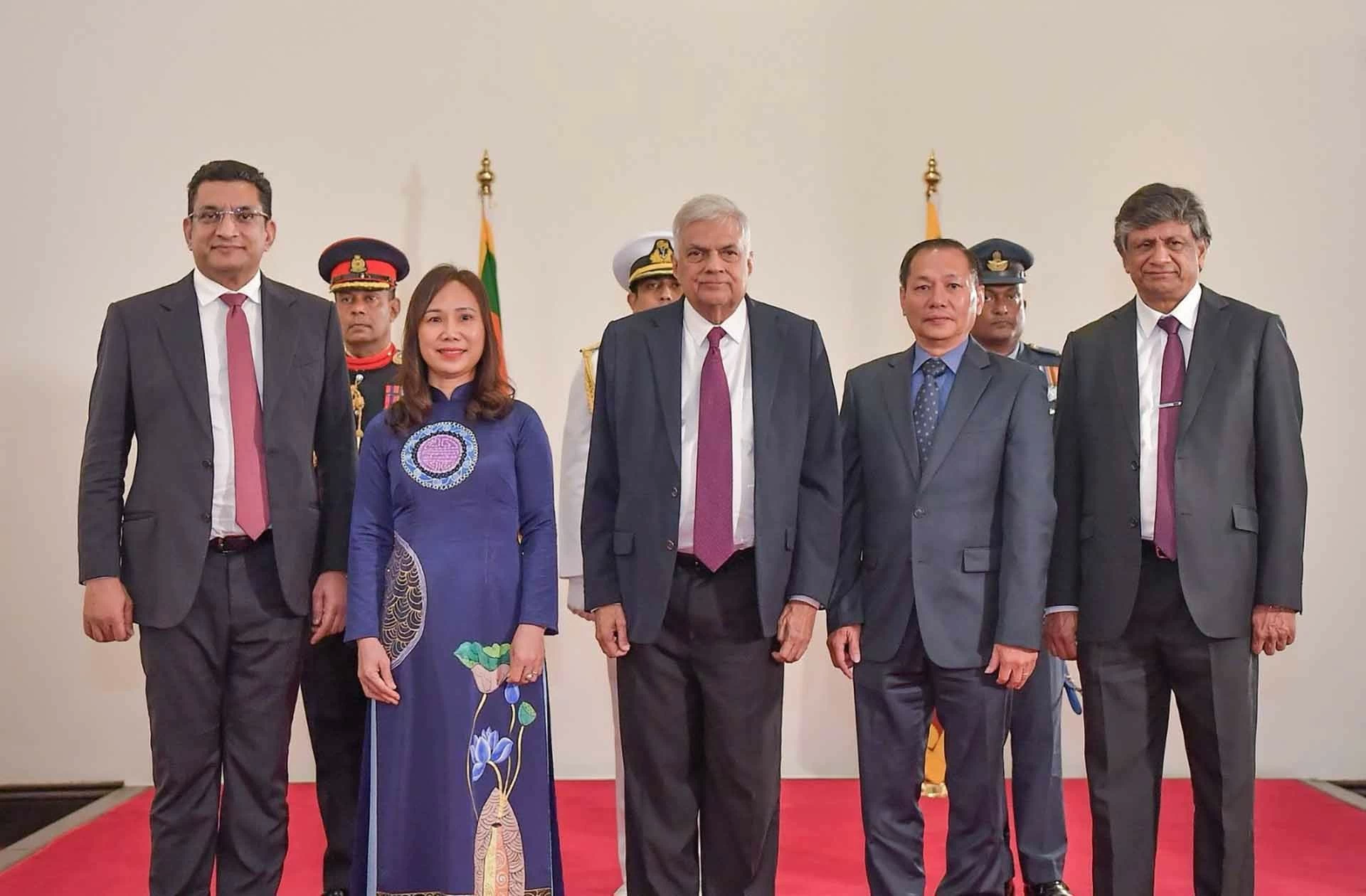 Đại sứ Trịnh Thị Tâm trình Thư ủy nhiệm lên Tổng thống Sri Lanka Đại sứ Trịnh Thị Tâm trình Thư ủy nhiệm lên Tổng thống Sri Lanka