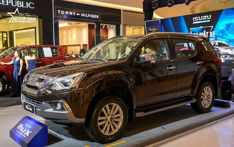 Isuzu Mu-X giảm giá hơn 200 triệu đồng nhằm thoát ‘ế’ Isuzu Mu-X giảm giá hơn 200 triệu đồng nhằm thoát ‘ế’