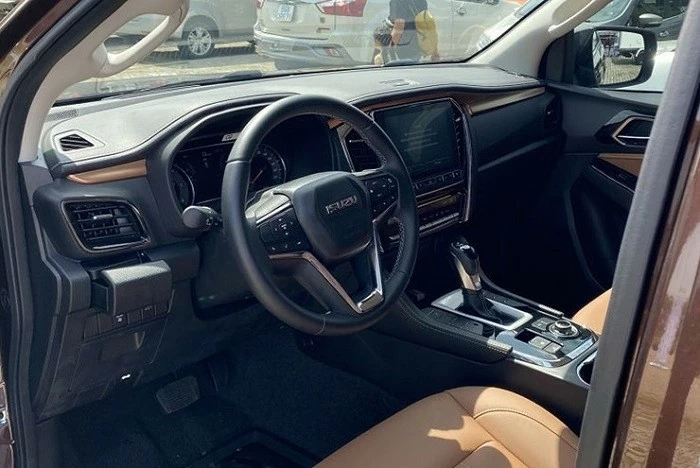 Nội thất xe Isuzu Mu-X tại Việt Nam Nội thất xe Isuzu Mu-X tại Việt Nam