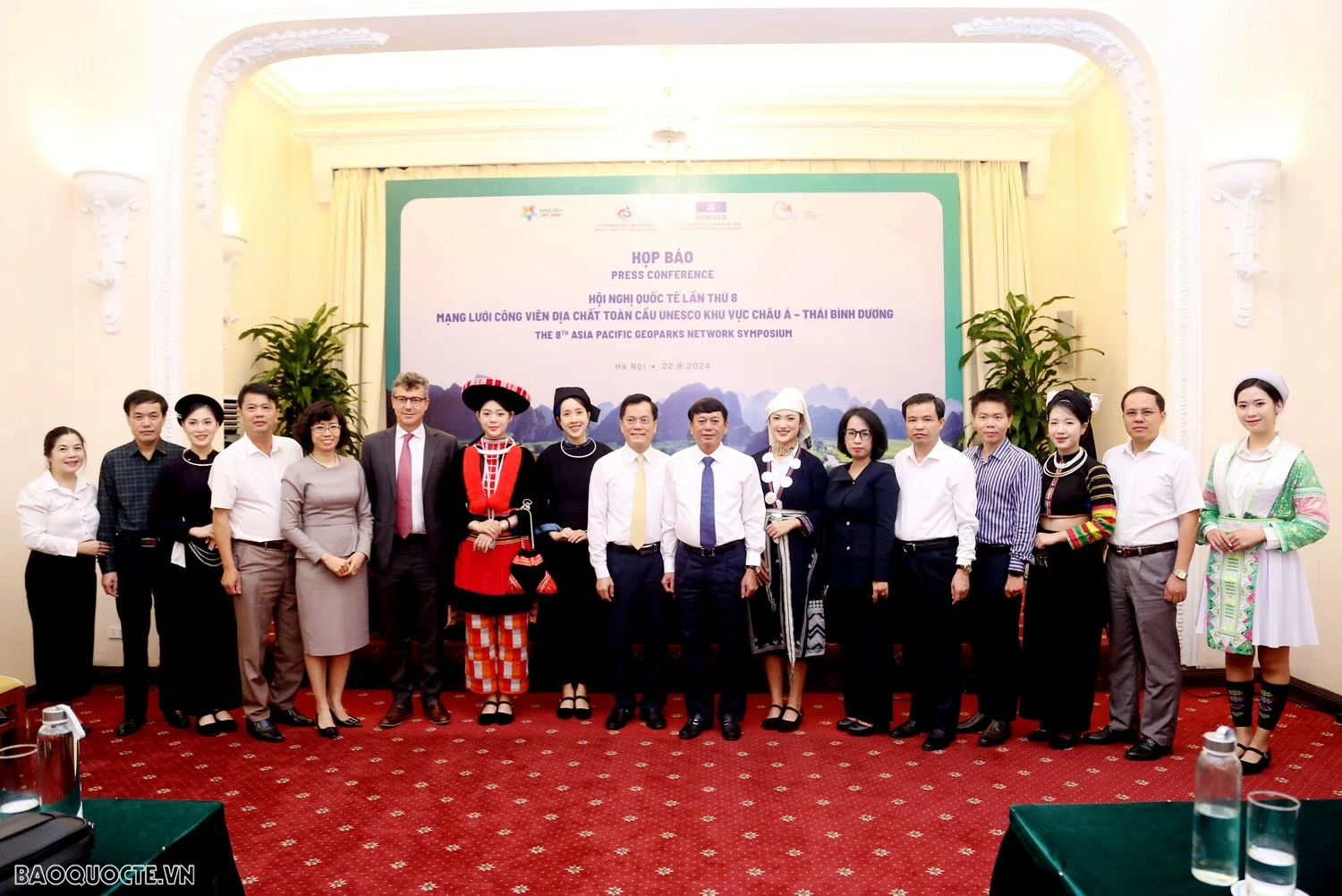 Hội nghị quốc tế của mạng lưới công viên địa chất toàn cầu UNESCO khu vực châu Á-Thái Bình Dương hướng tới đưa du lịch Cao Bằng trở thành ngành kinh tế mũi nhọn. Họp báo về Hội nghị quốc tế lần thứ 8 của Mạng lưới Công viên địa chất UNESCO khu vực châu Á Thái Bình Dương (APGN 8)