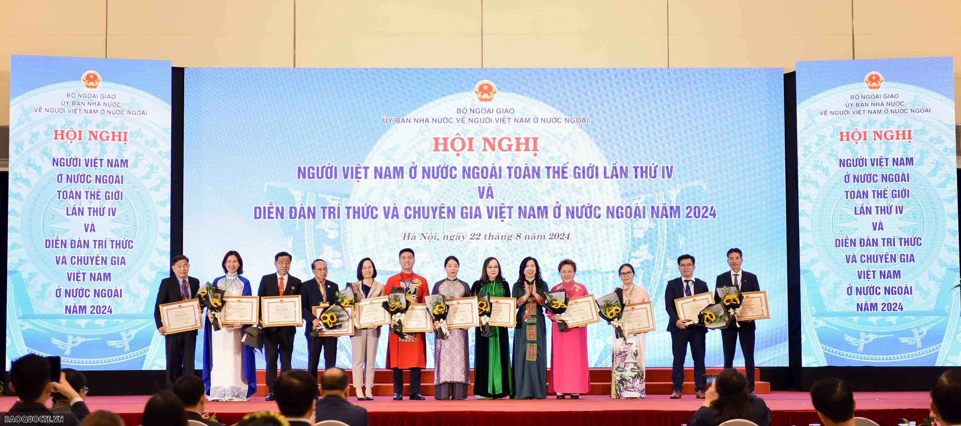 Bế mạc Hội nghị người Việt Nam ở nước ngoài toàn thế giới lần thứ 4 Bế mạc Hội nghị Người Việt Nam ở nước ngoài toàn thế giới lần thứ 4