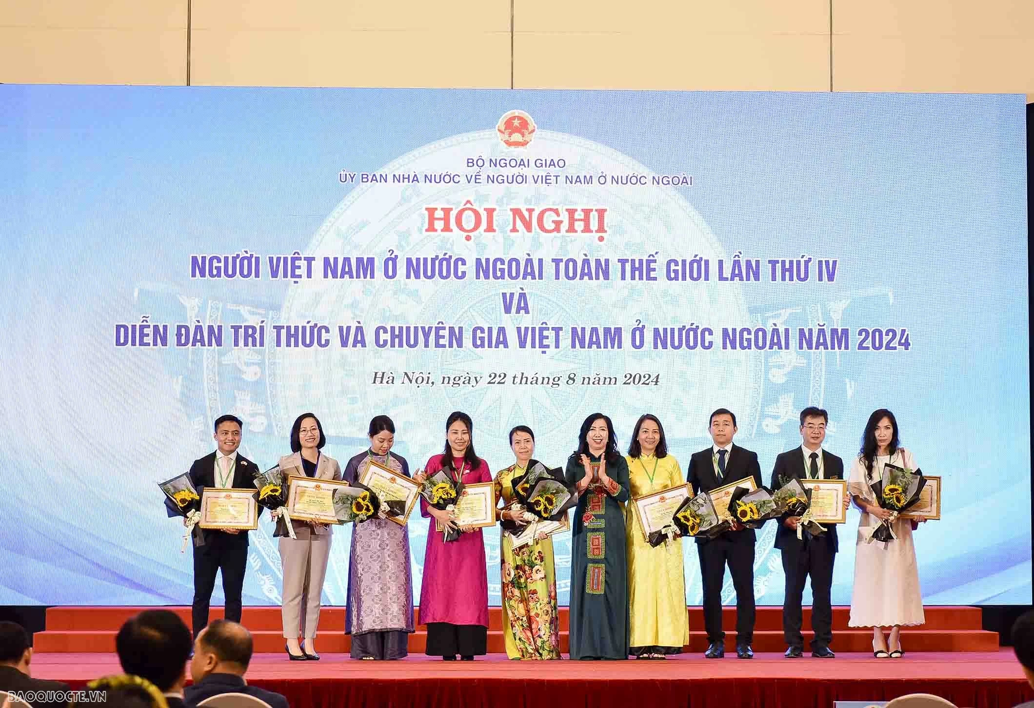 Bế mạc Hội nghị người Việt Nam ở nước ngoài toàn thế giới lần thứ 4 Bế mạc Hội nghị Người Việt Nam ở nước ngoài toàn thế giới lần thứ 4