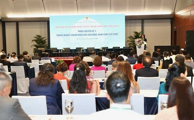 Doanh nghiệp, doanh nhân kiều bào đồng hành cùng phát triển đất nước Kiều bào khao khát trở về đầu tư, làm giàu cho quê hương, góp sức cùng phát triển đất nước