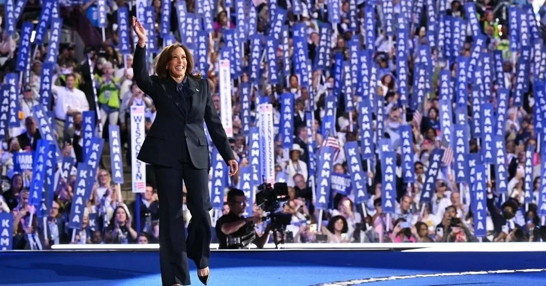 Bầu cử Mỹ 2024: Bà Harris chính thức đặt trên vai sức nặng của trọng trách, áp đảo ông Trump, 'người tám lạng kẻ nửa cân' chơi chiêu công kích Bầu cử Mỹ 2024: Bà Harris chính thức đặt trên vai sức nặng của trọng trách, áp đảo ông Trump, 'người tám lạng kẻ nửa cân' chơi chiêu công kích