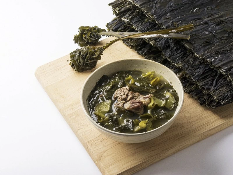 Canh rong biển Hàn Quốc. Canh rong biển Hàn Quốc.