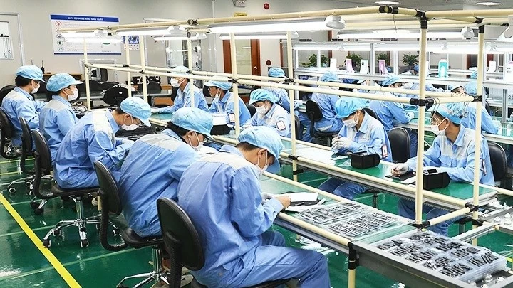 Thủ tướng yêu cầu tăng cường đào tạo nhân lực chất lượng cao lĩnh vực vi mạch bán dẫn, trí tuệ nhân tạo và điện toán đám mây Thủ tướng yêu cầu tăng cường đào tạo nhân lực chất lượng cao lĩnh vực vi mạch bán dẫn, trí tuệ nhân tạo và điện toán đám mây