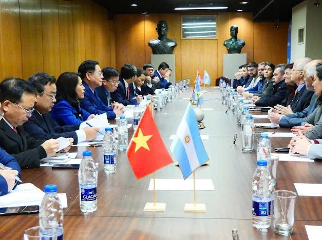 Đảng Cộng sản Việt Nam thúc đẩy quan hệ với các chính đảng và tổ chức nhân dân Argentina Đảng Cộng sản Việt Nam thúc đẩy quan hệ với các chính đảng và tổ chức nhân dân Argentina