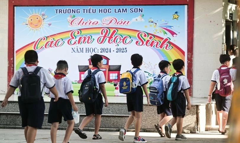 Sáng nay (26/8), học sinh TP. Hồ Chí Minh tựu trường Sáng nay (26/8), học sinh TP. Hồ Chí Minh tựu trường