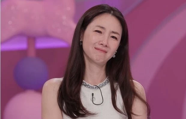 Choi Ji Woo xúc động chia sẻ trải nghiệm sinh con gái ở tuổi 45 Choi Ji Woo xúc động chia sẻ trải nghiệm sinh con gái ở tuổi 45