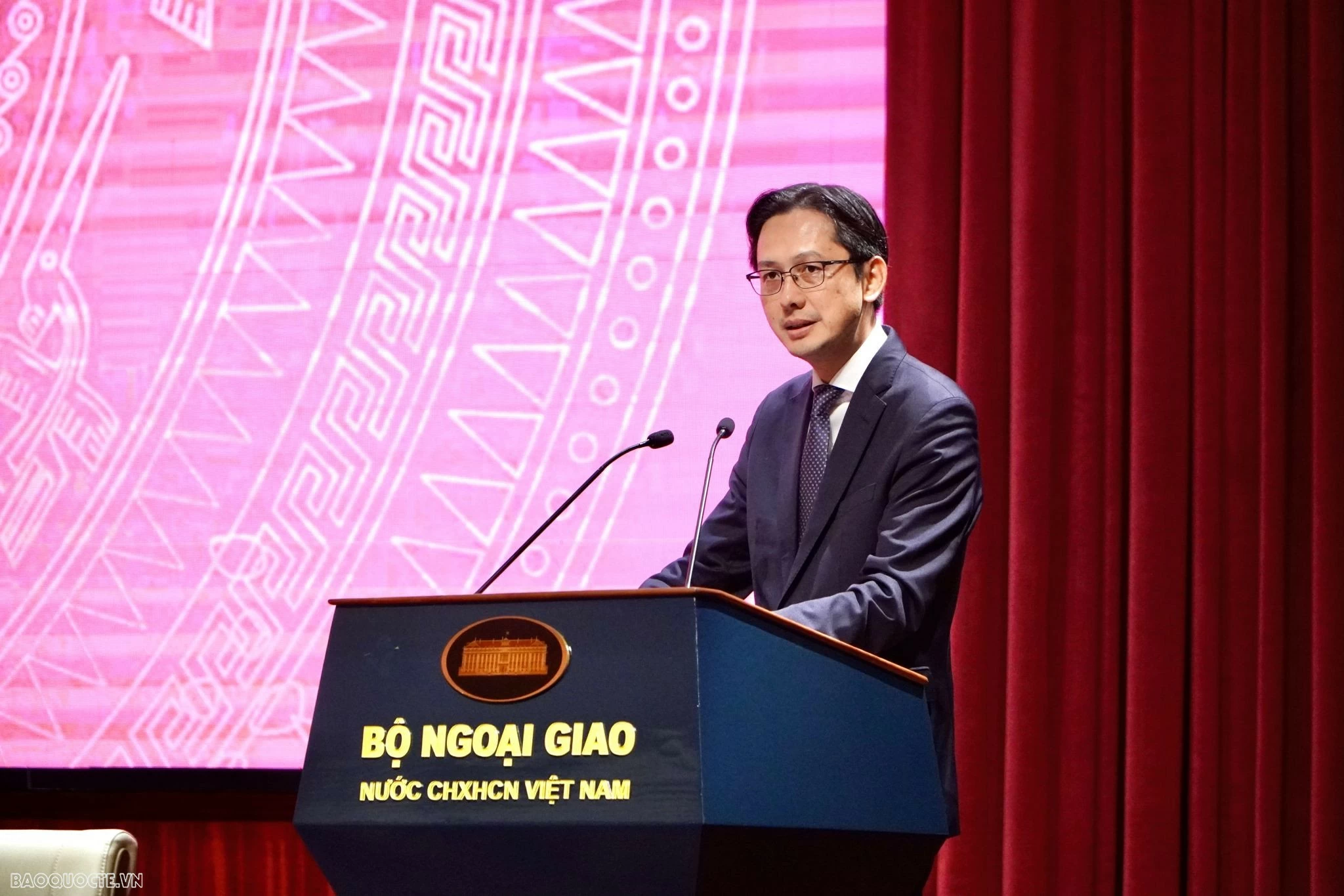 Chuyện ngành, chuyện nghề ngoại giao Chuyện ngành, chuyện nghề ngoại giao