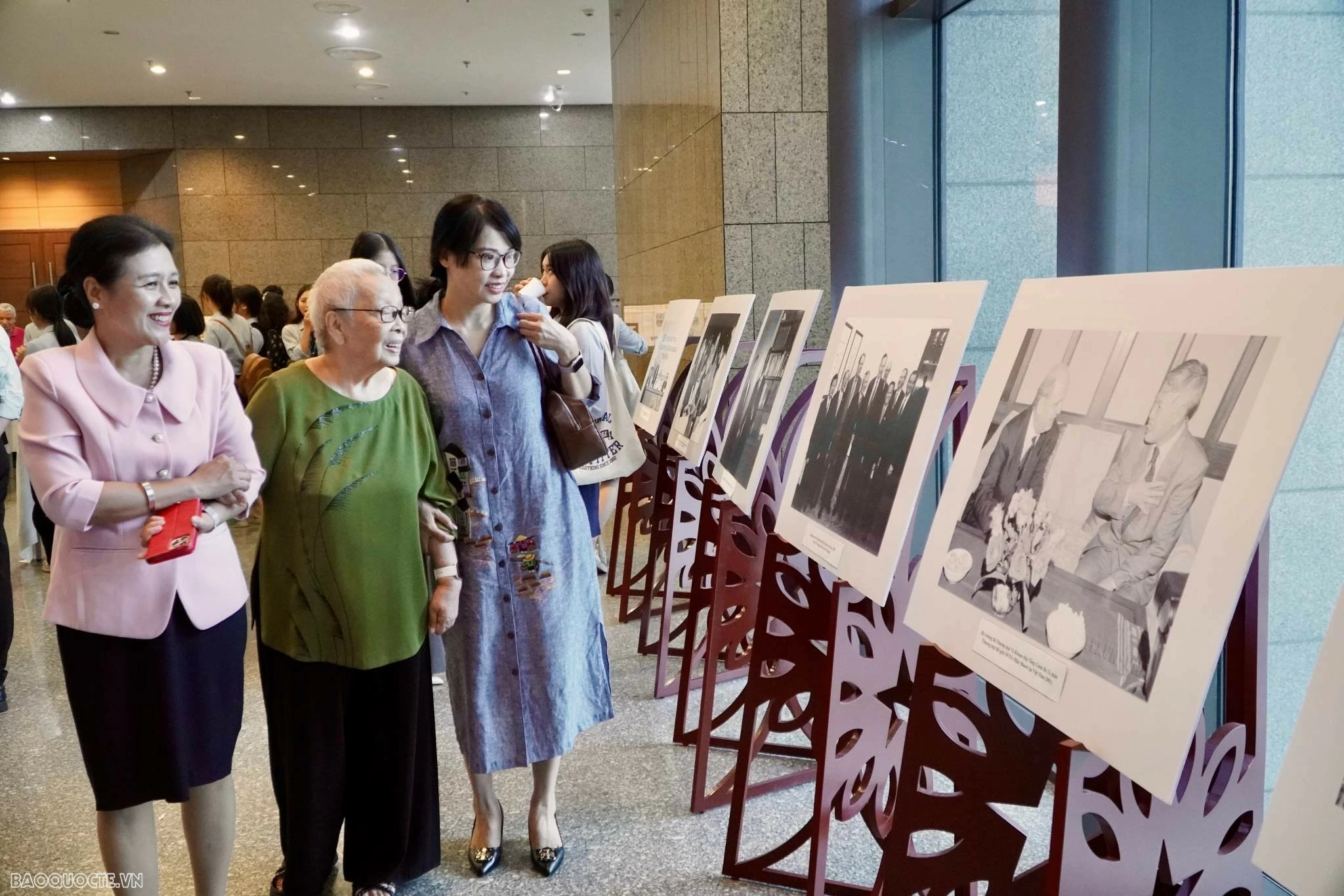 Chuyện ngành, chuyện nghề ngoại giao Chuyện ngành, chuyện nghề ngoại giao